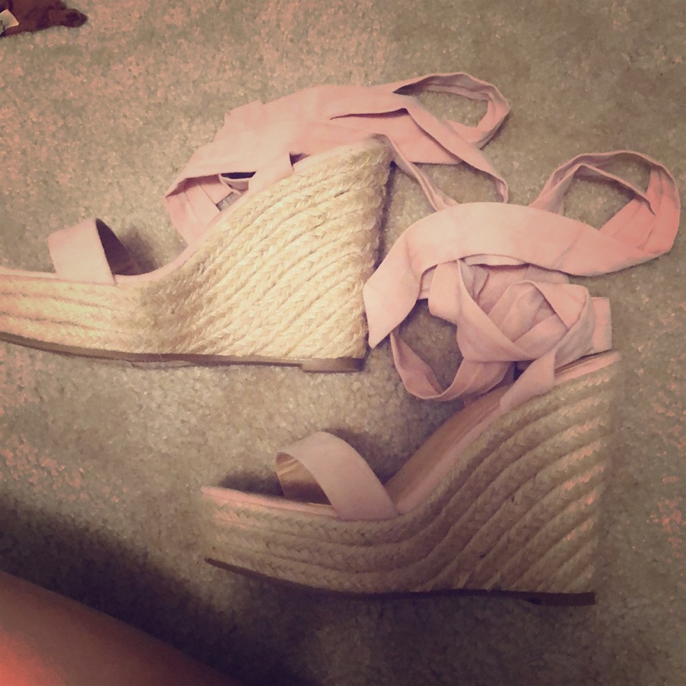Beige/pink wedges